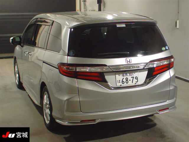 TOYOTA VOXY 2013